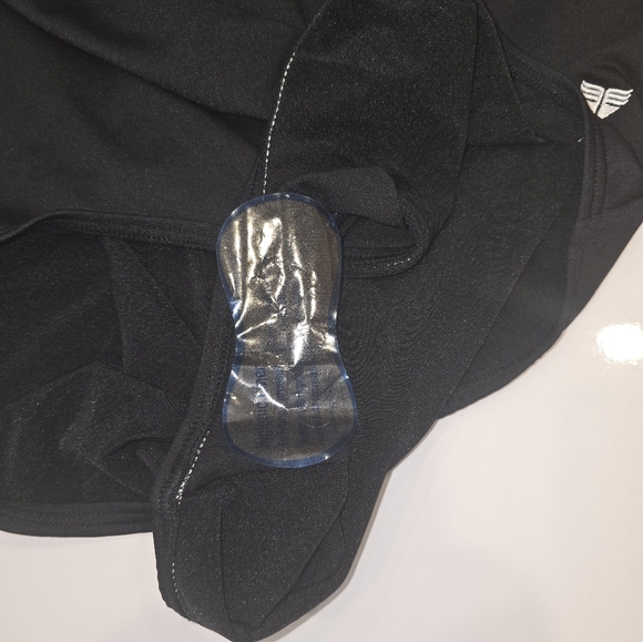 TYR SOL SCOOP NCK CTRLFIT ALL-BLACK SWIMSUIT SIZE 22 - Picture 6 of 10